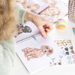 TOPModel Dress Me Up Stickerbook DOGGY