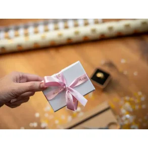 Brother TZe Satinbnd - 12mm x 4m, Pink (guld skrift)