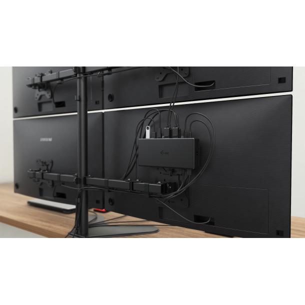 USB-C quattro dock 2xDP 2xHDMI 1xUSB-C 5xUSB-A GLAN 85W PD