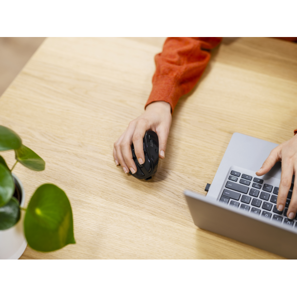 Trust Voxx Ergonomic Rechargeable Mouse