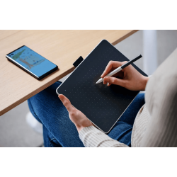 Wacom One pen tablet, medium