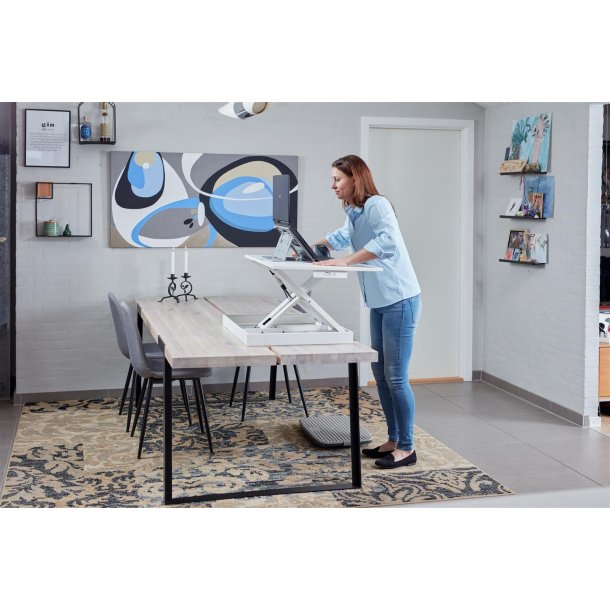 Steppie h�ve/s�nkebord NYT DESIGN