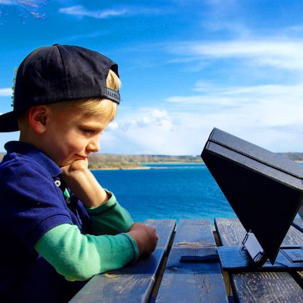 Sun Shade &amp; Privacy Cover iPad/Tablet 9,7''-11'', Black