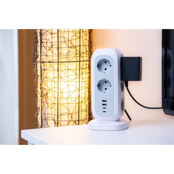 EU Power Tower 11xAC / 2xUSB / 2xType-C